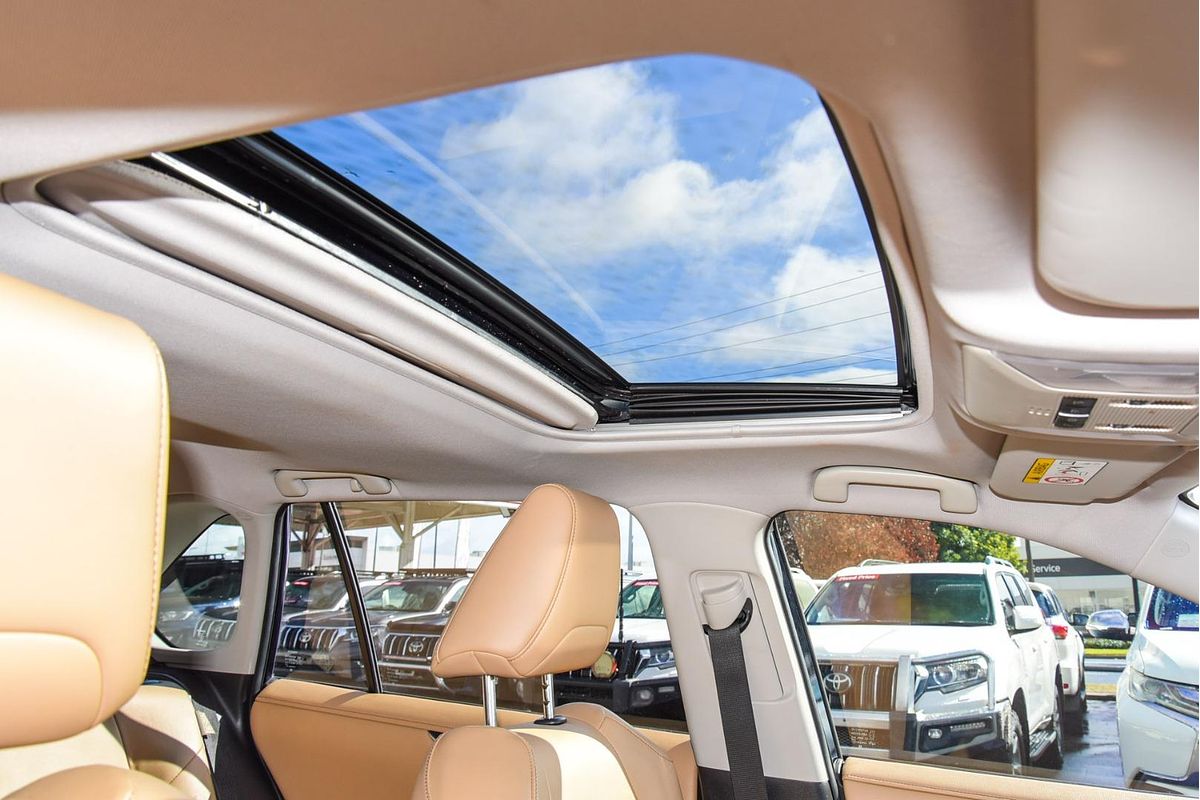 2019 Toyota RAV4 Cruiser AXAH54R