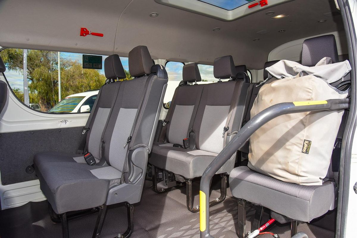 2021 Toyota Hiace Commuter GDH322R