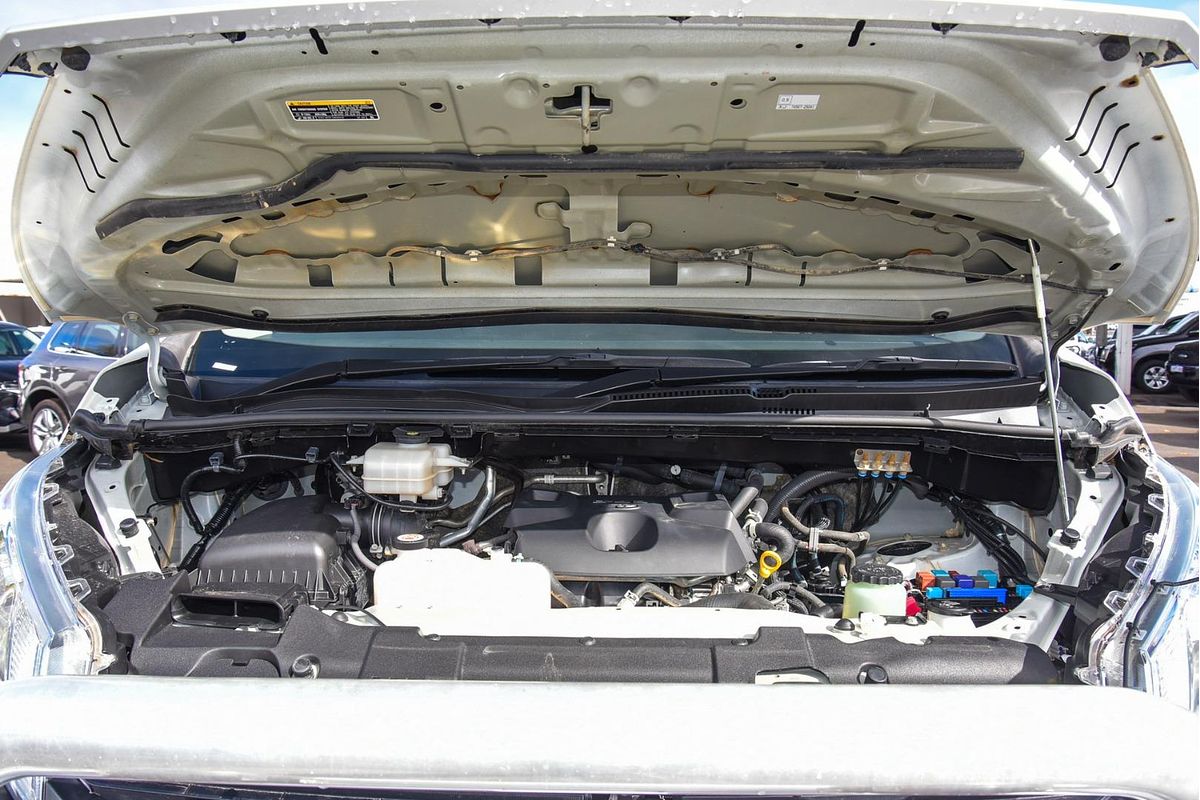2021 Toyota Hiace Commuter GDH322R