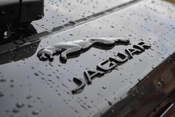 2025 Jaguar F-PACE PHEV P400e R-Dynamic SE 90th Anniversary Edition X761