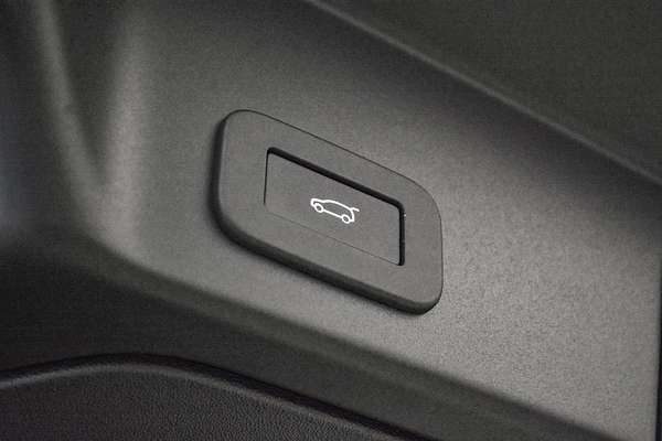 2024 Land Rover Range Rover Evoque P250 Dynamic SE L551