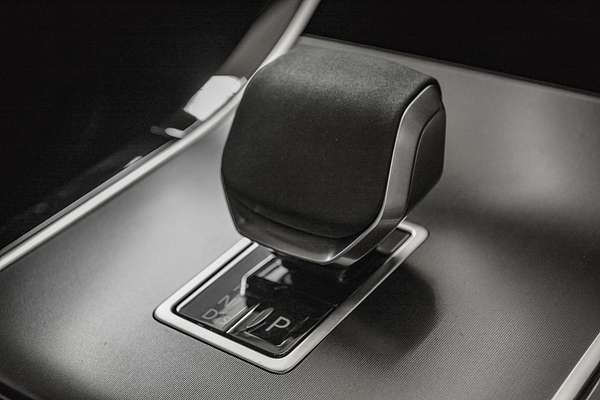 2024 Land Rover Range Rover Evoque P250 Dynamic SE L551