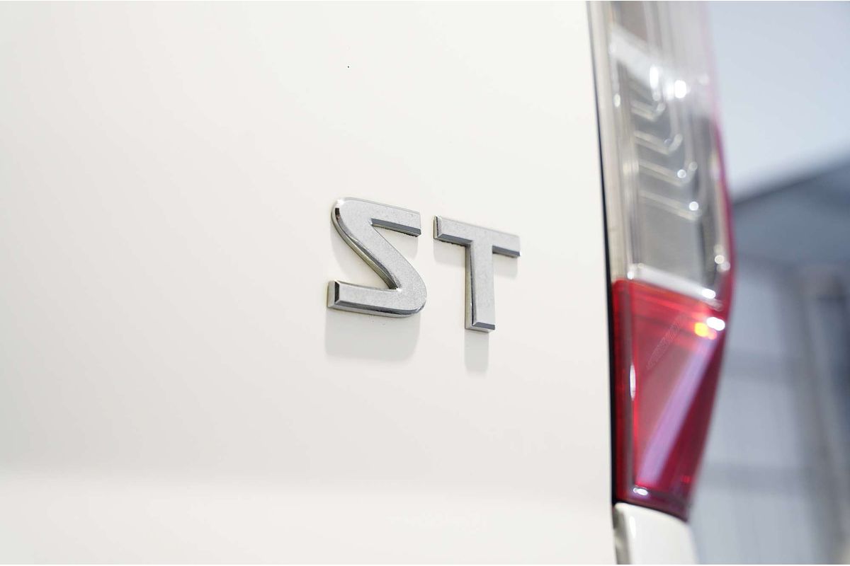 2020 Nissan Navara ST D23 Rear Wheel Drive