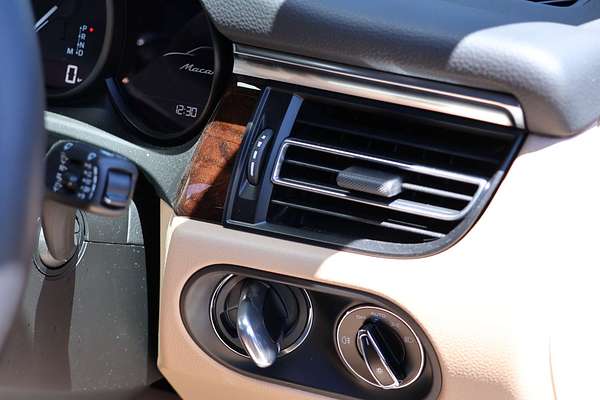 2024 Porsche Macan 95B