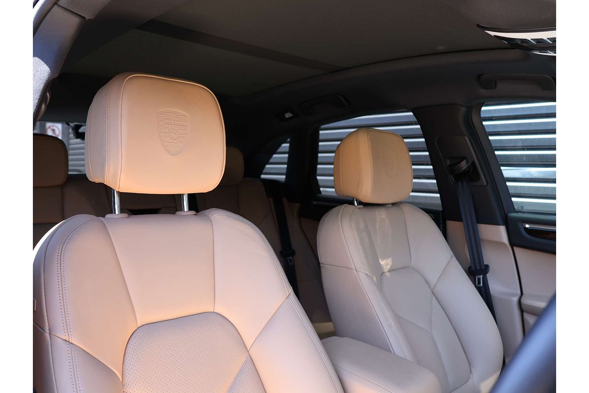2024 Porsche Macan 95B