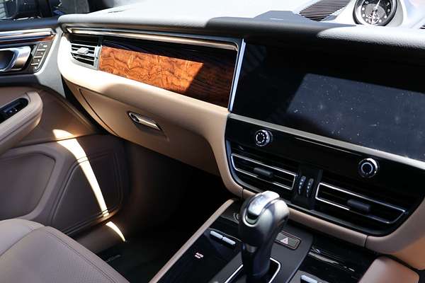 2024 Porsche Macan 95B
