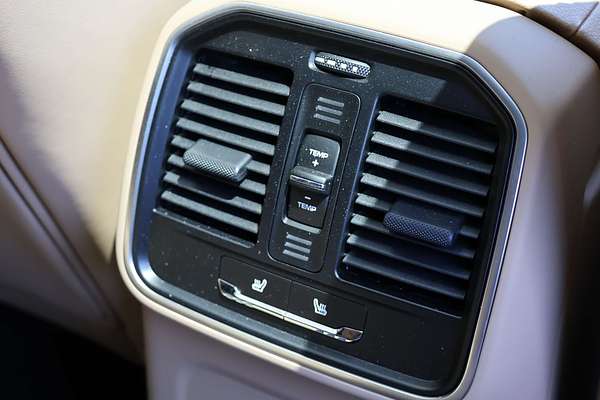 2024 Porsche Macan 95B