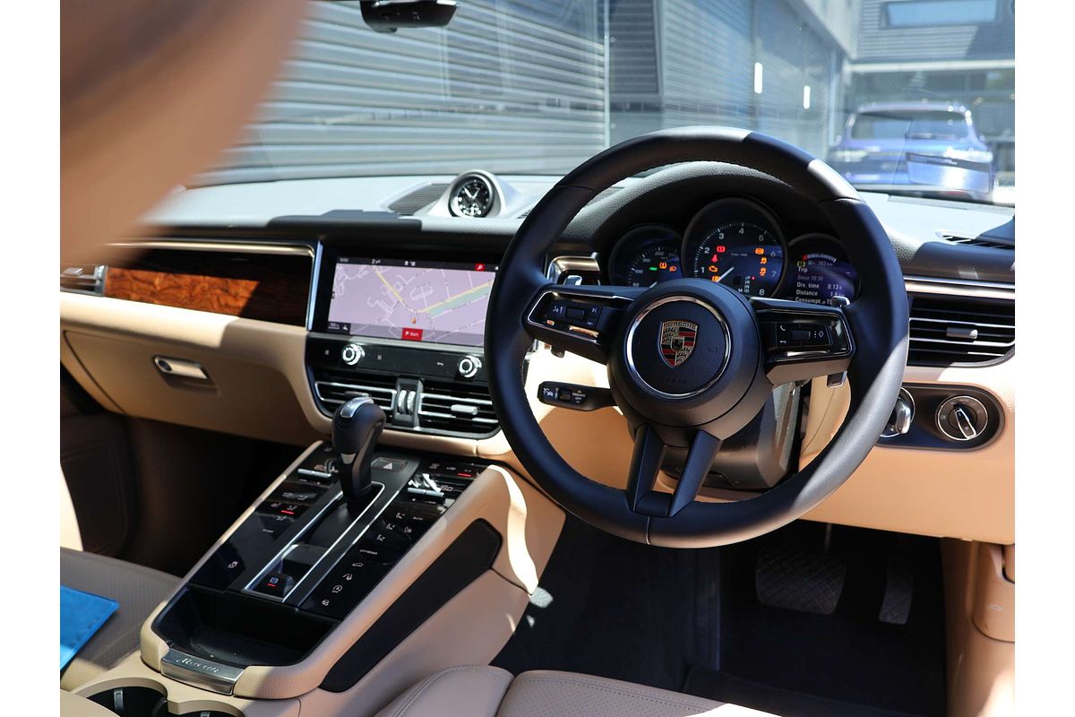 2024 Porsche Macan 95B