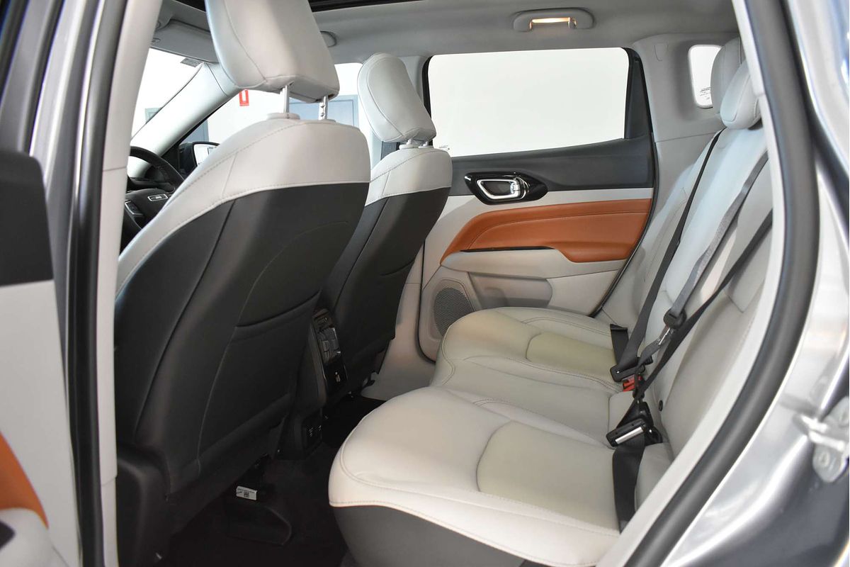 2022 Jeep Compass Limited M6
