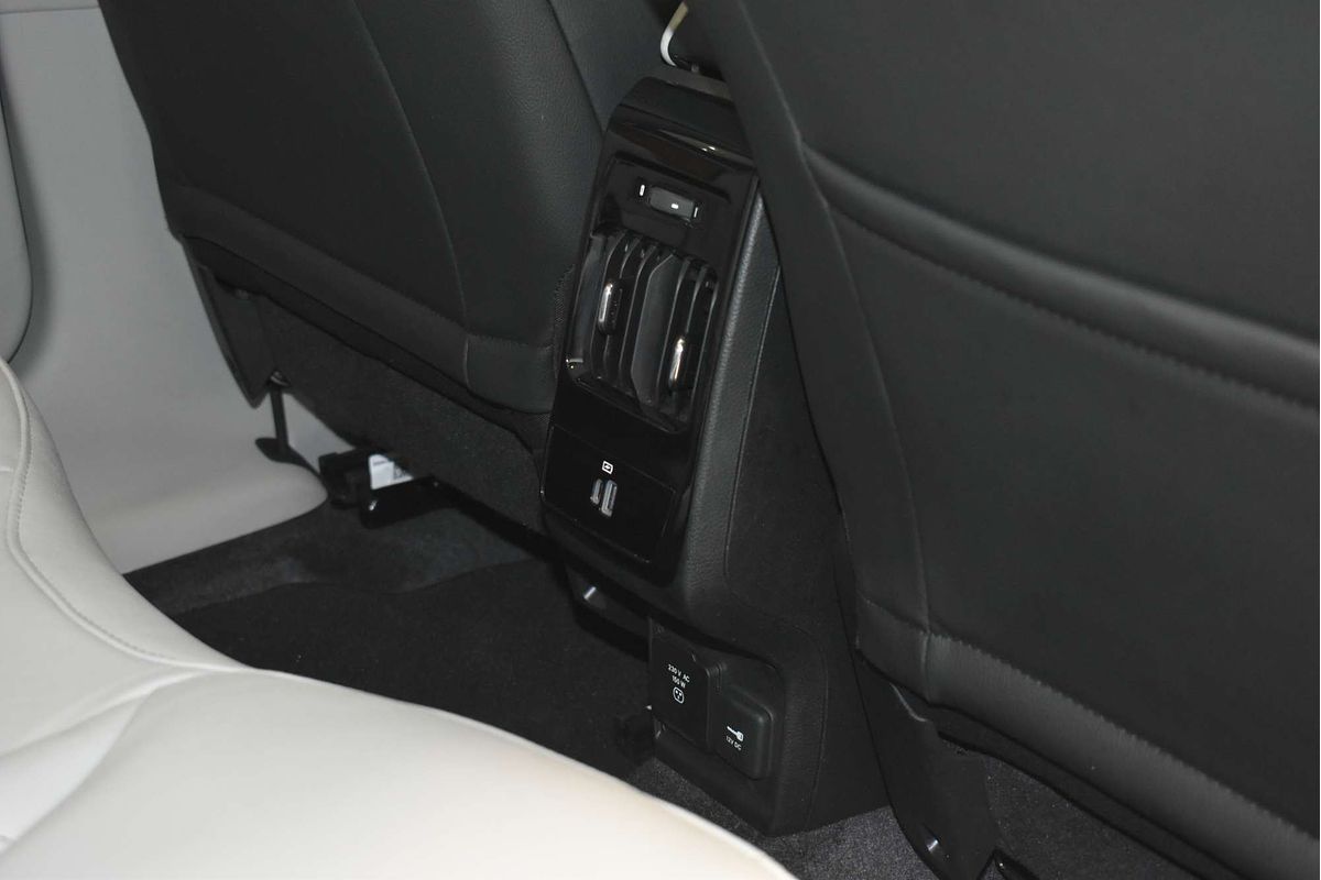 2022 Jeep Compass Limited M6
