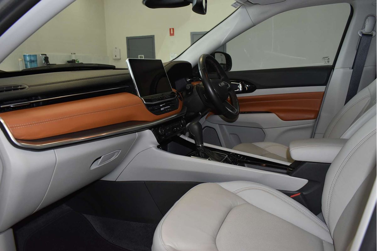 2022 Jeep Compass Limited M6
