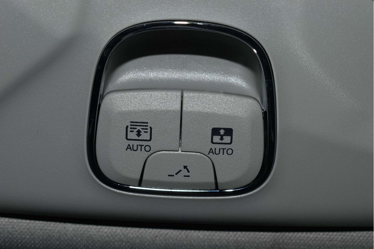2022 Jeep Compass Limited M6