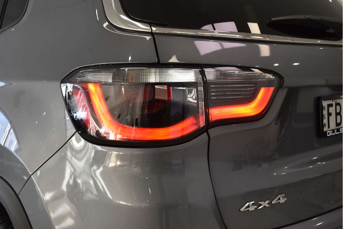 2022 Jeep Compass Limited M6