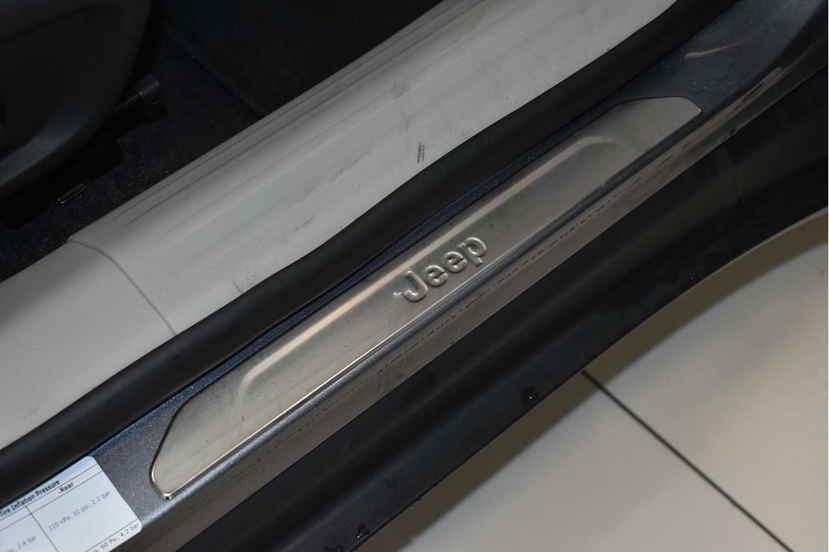 2022 Jeep Compass Limited M6