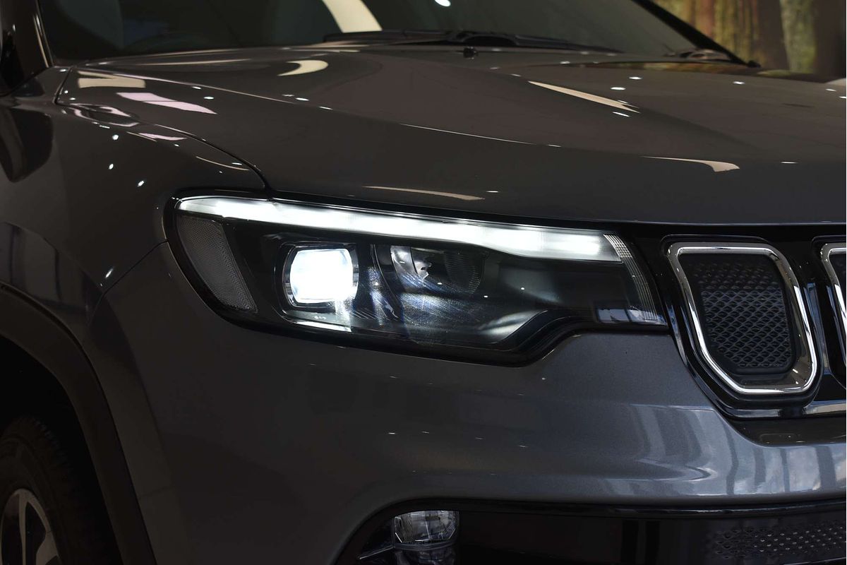 2022 Jeep Compass Limited M6