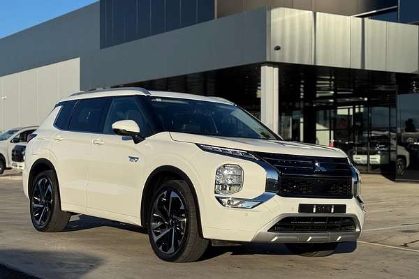 2022 Mitsubishi Outlander PHEV Exceed ZM