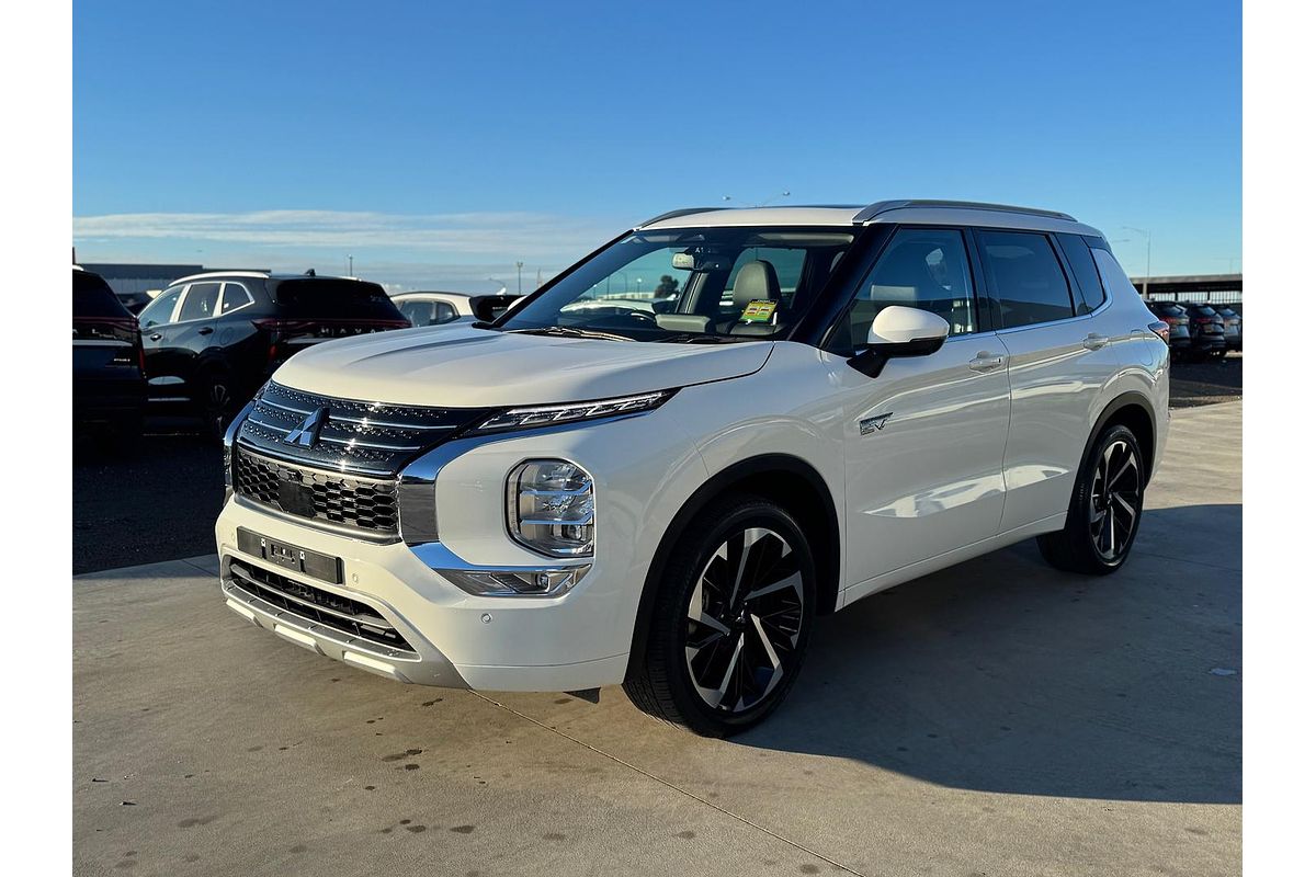 2022 Mitsubishi Outlander PHEV Exceed ZM