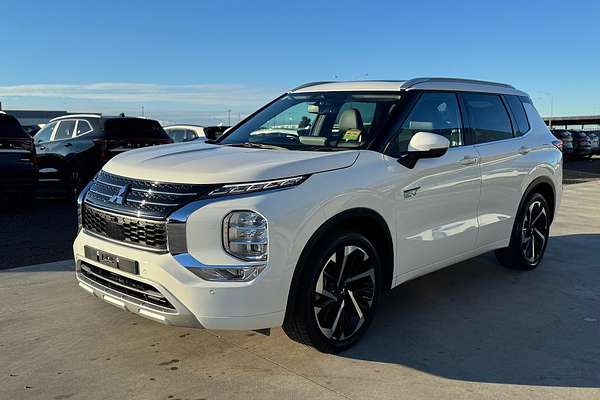 2022 Mitsubishi Outlander PHEV Exceed ZM
