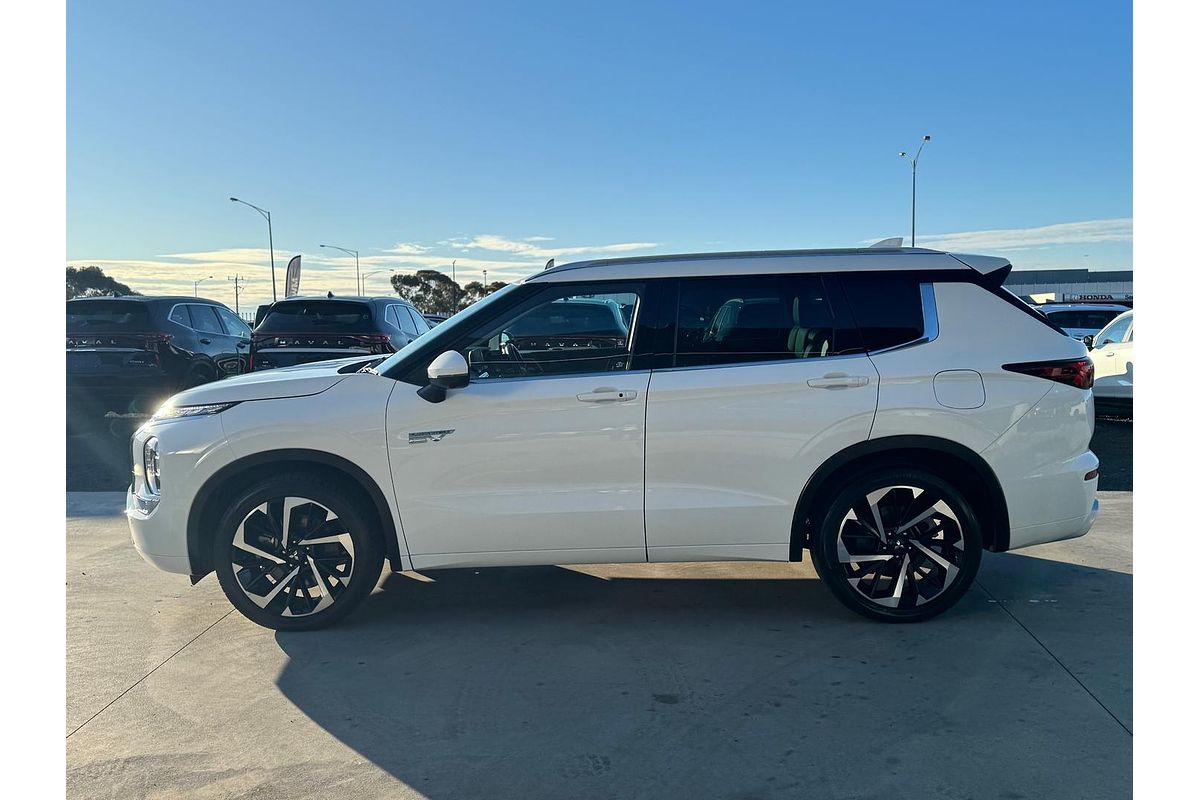 2022 Mitsubishi Outlander PHEV Exceed ZM