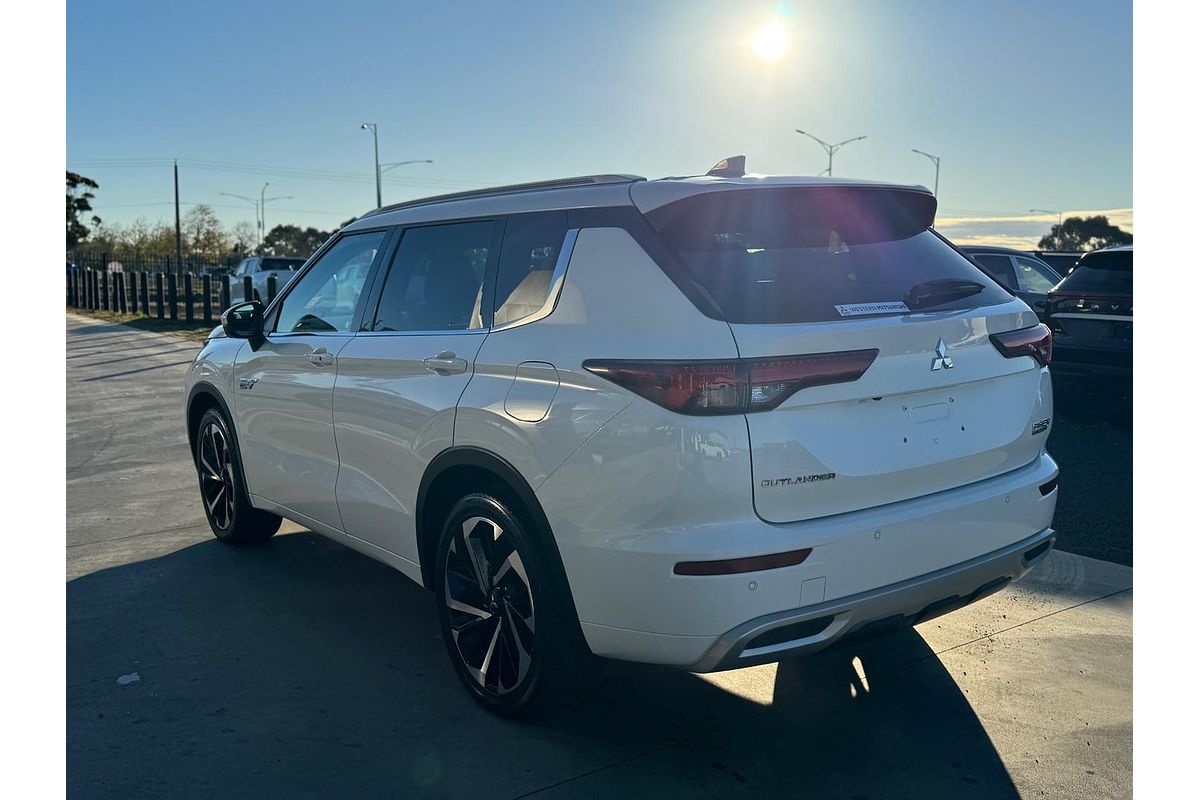 2022 Mitsubishi Outlander PHEV Exceed ZM