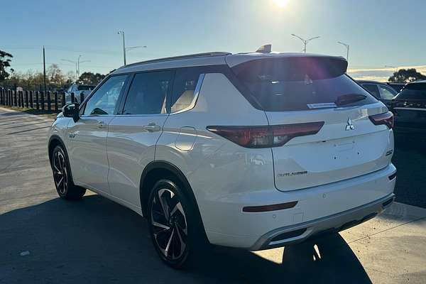 2022 Mitsubishi Outlander PHEV Exceed ZM