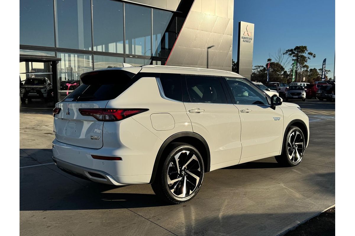 2022 Mitsubishi Outlander PHEV Exceed ZM