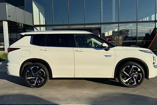 2022 Mitsubishi Outlander PHEV Exceed ZM