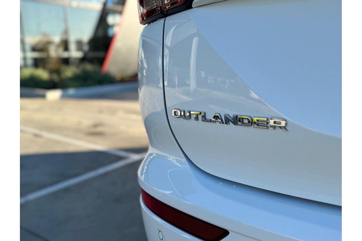 2022 Mitsubishi Outlander PHEV Exceed ZM