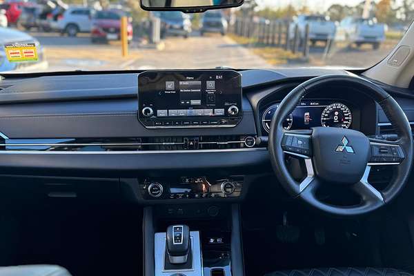 2022 Mitsubishi Outlander PHEV Exceed ZM