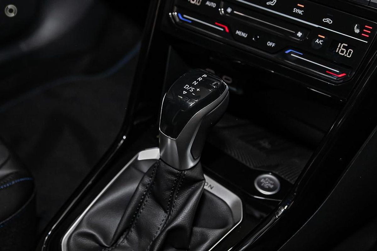 2025 Volkswagen T-Roc R Wolfsburg Edition D11