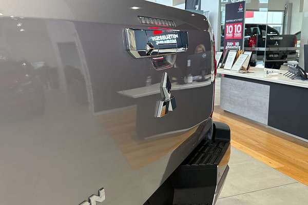 2024 Mitsubishi Triton GLX MV 4X4