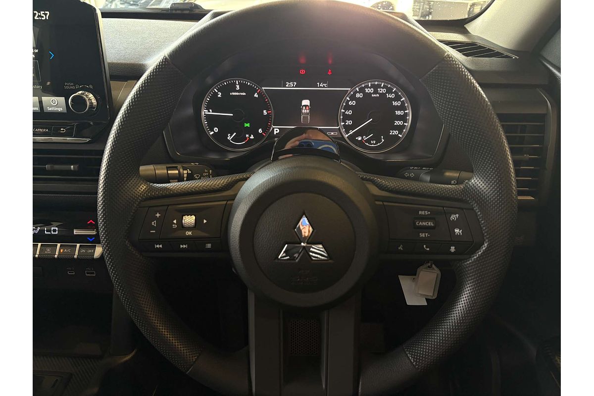 2024 Mitsubishi Triton GLX MV 4X4
