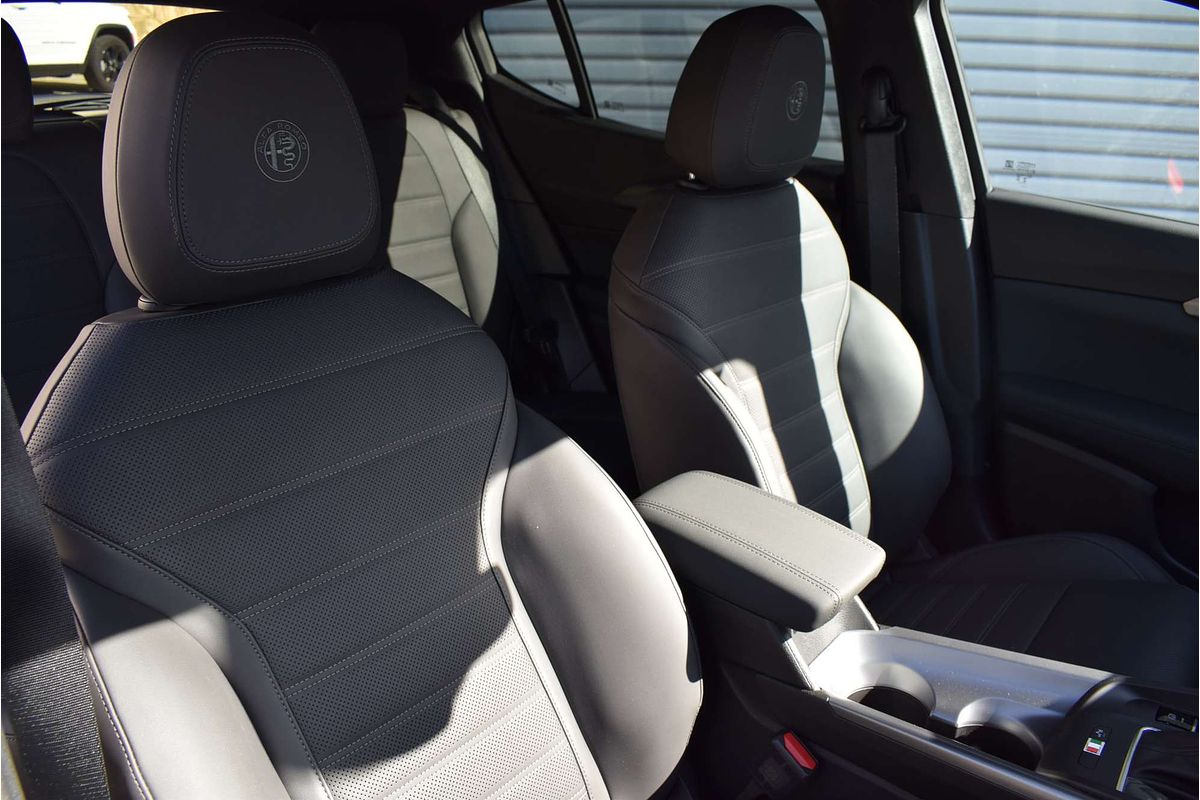 2023 Alfa Romeo Tonale Veloce Plug-In Hybrid