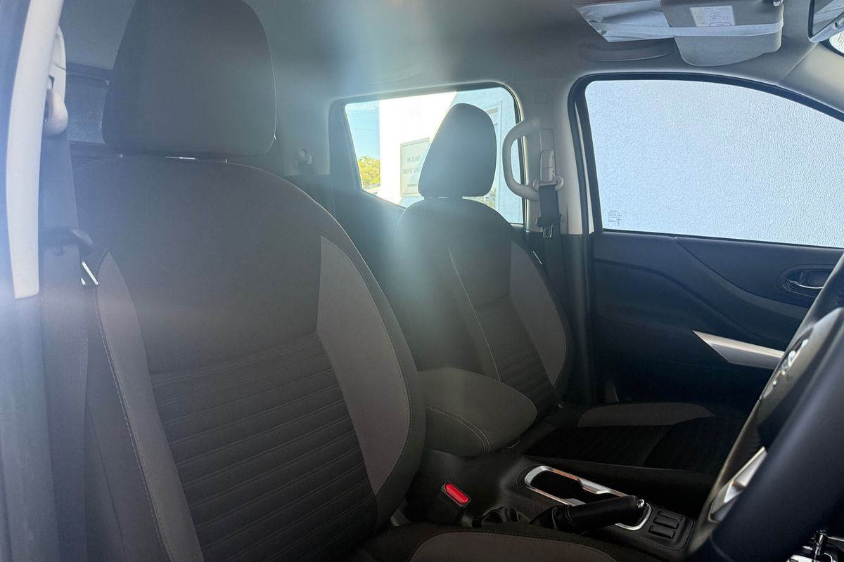 2021 Nissan Navara ST D23 4X4