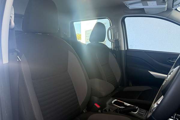 2021 Nissan Navara ST D23 4X4