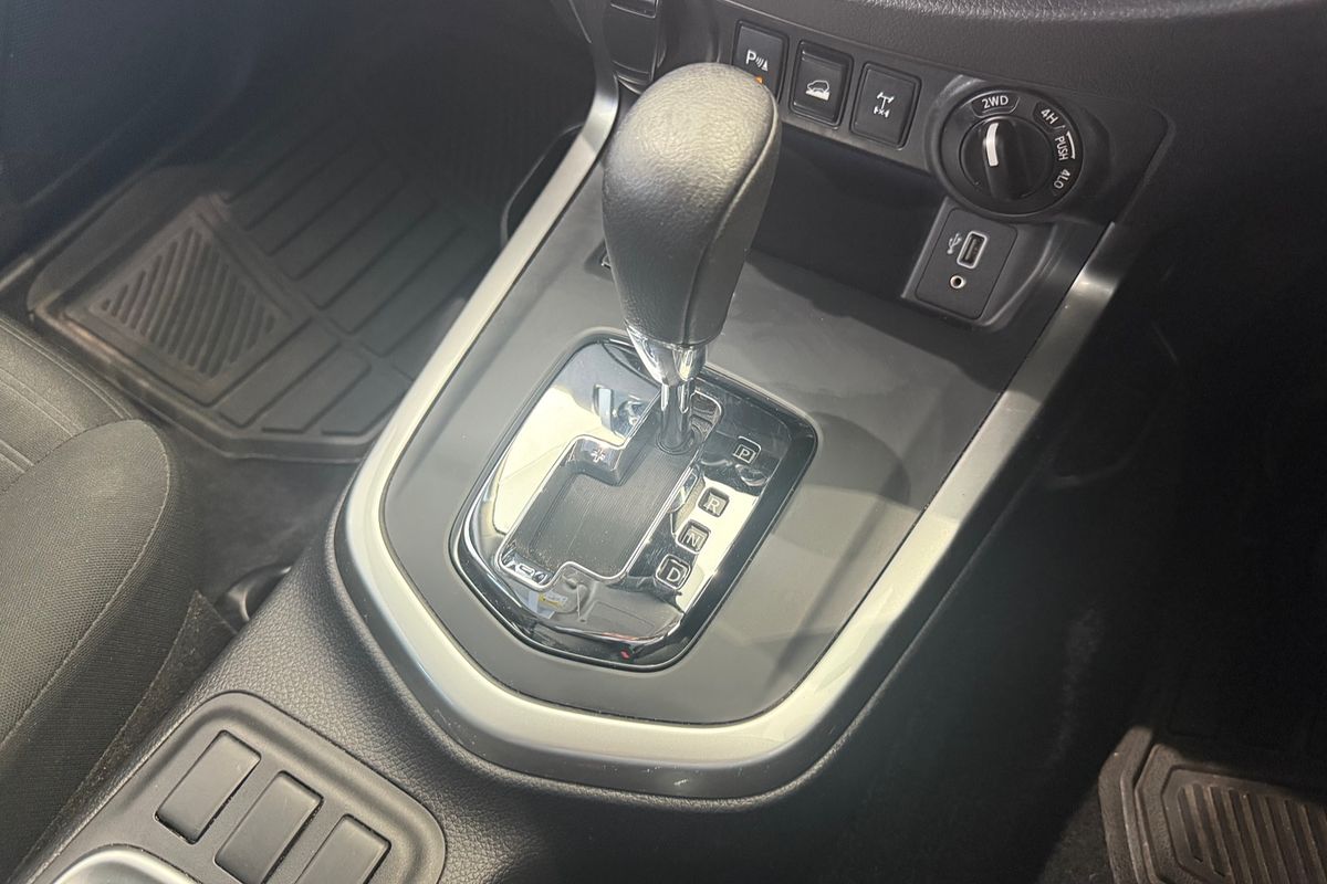2021 Nissan Navara ST D23 4X4