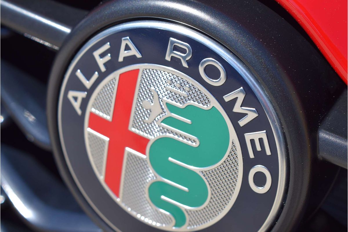 2023 Alfa Romeo Tonale Veloce Plug-In Hybrid