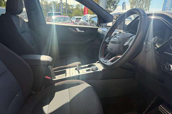 2022 Ford Escape ST-Line ZH