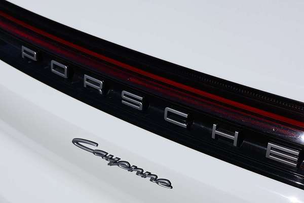 2023 Porsche Cayenne E-Hybrid 9YA II