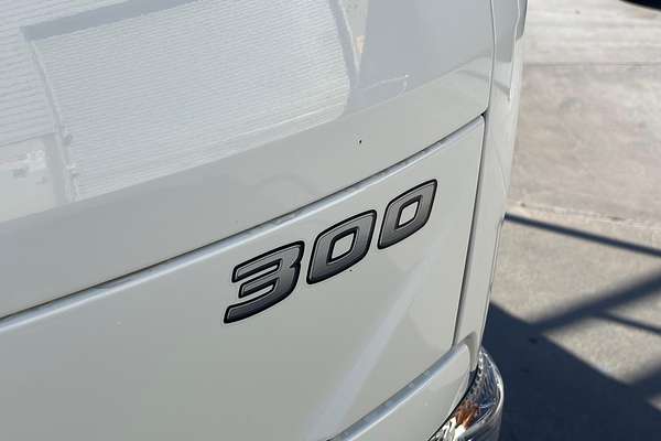 2021 Hino 300 Series 616 Alloy Tray SWB
