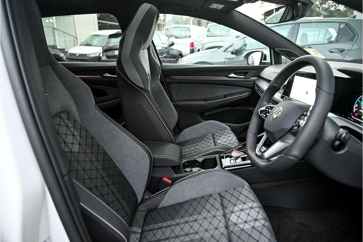 2024 Volkswagen Golf 110TSI R-Line 8