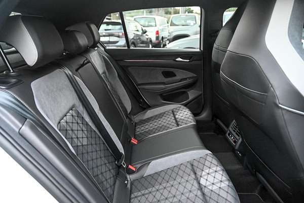 2024 Volkswagen Golf 110TSI R-Line 8