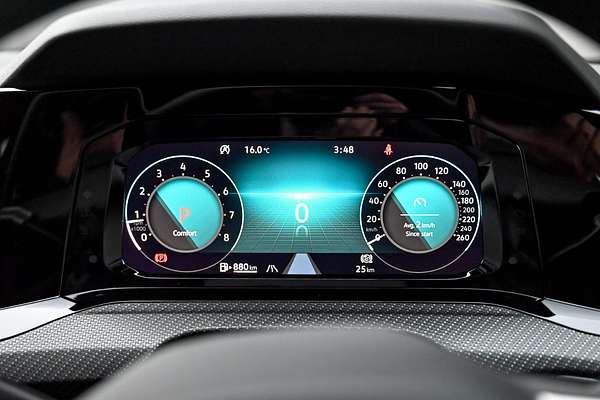 2024 Volkswagen Golf 110TSI R-Line 8