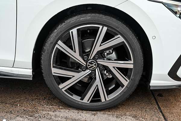 2024 Volkswagen Golf 110TSI R-Line 8