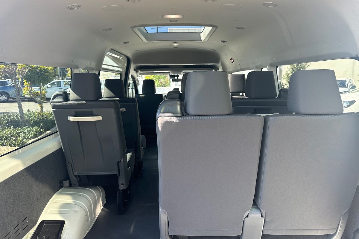 2020 Toyota Hiace Commuter GDH322R
