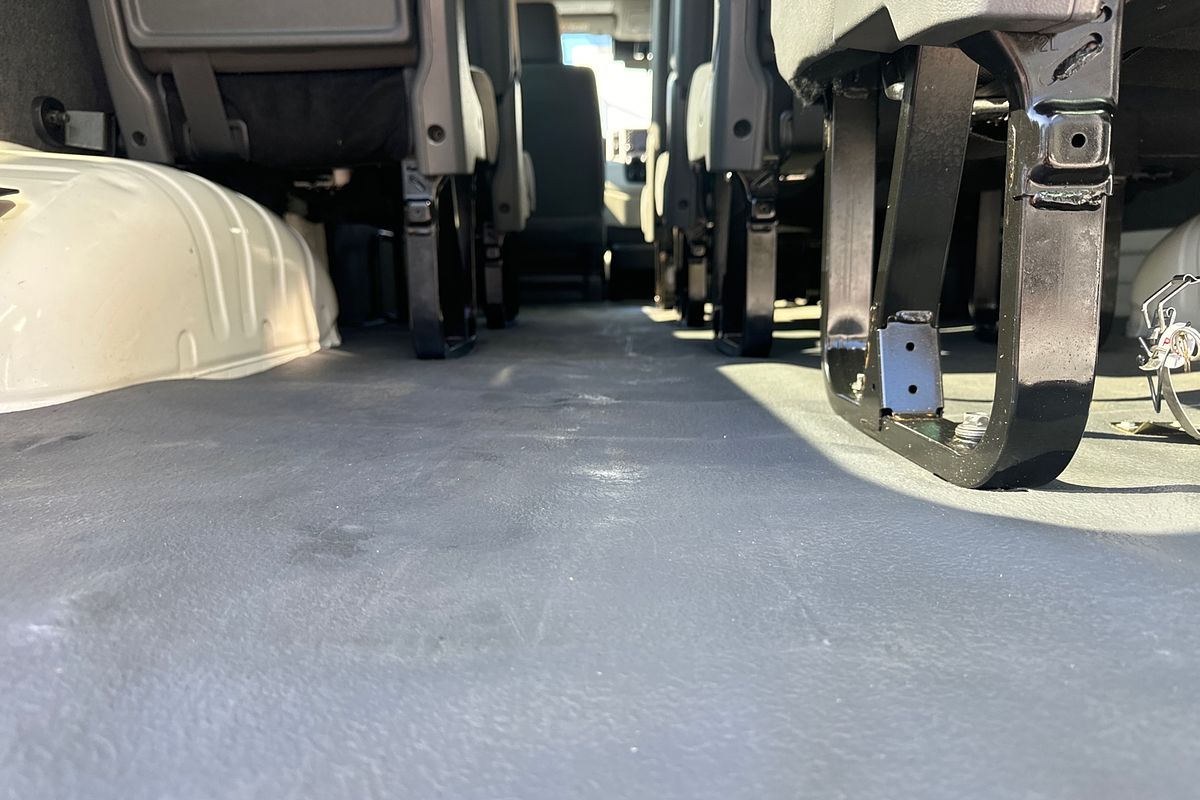 2020 Toyota Hiace Commuter GDH322R