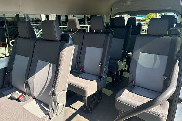2020 Toyota Hiace Commuter GDH322R