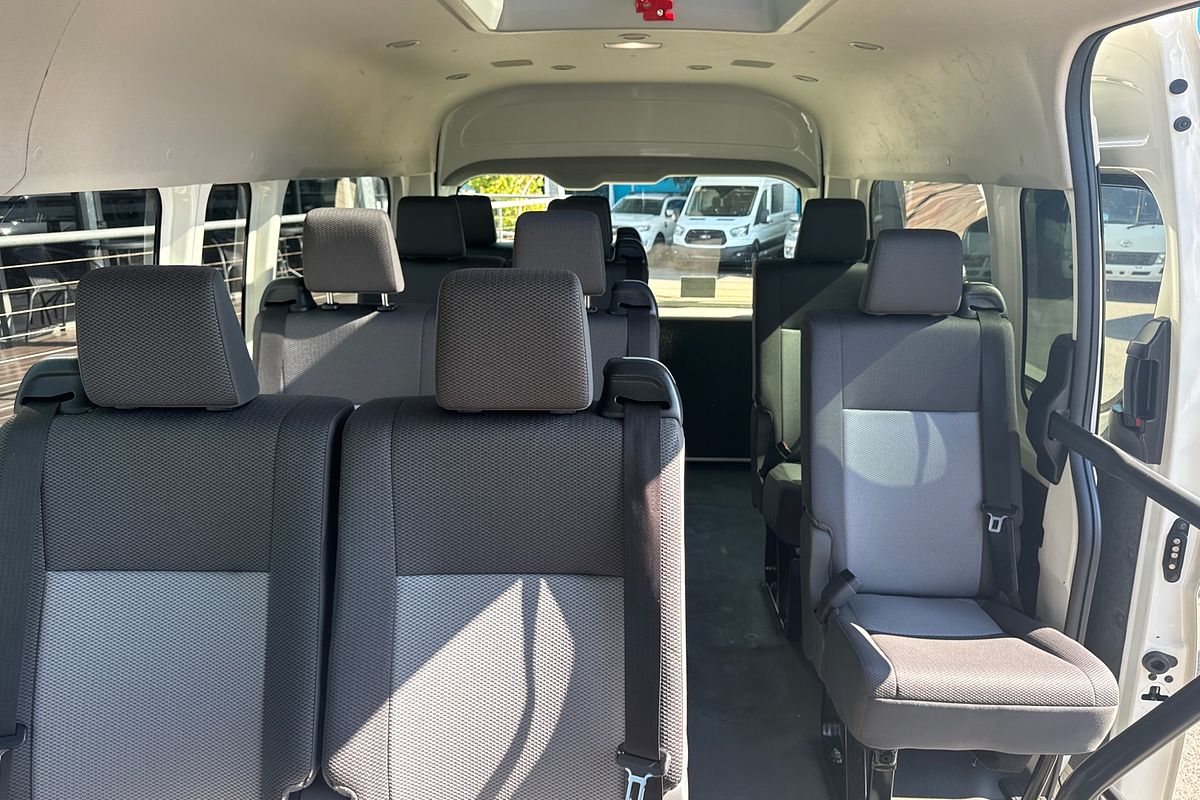 2020 Toyota Hiace Commuter GDH322R