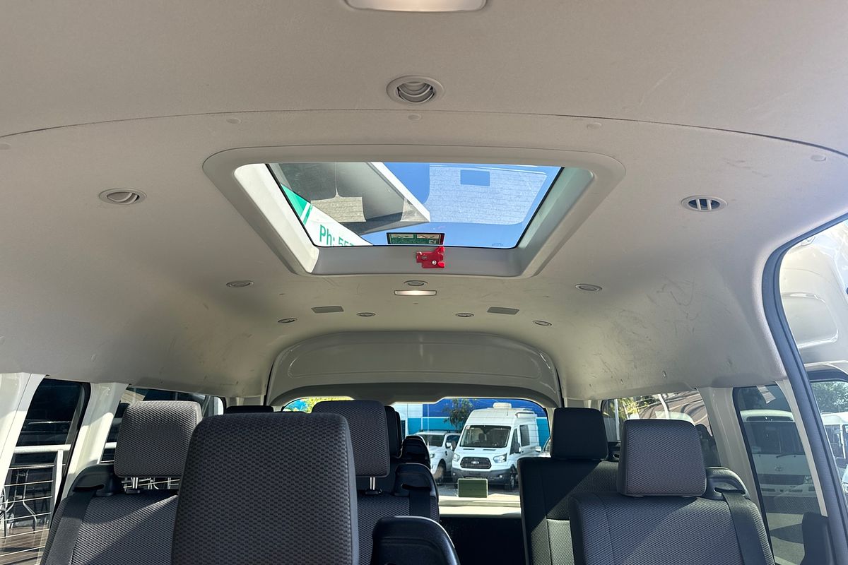 2020 Toyota Hiace Commuter GDH322R