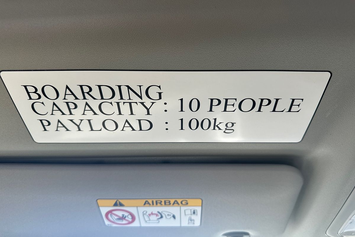 2020 Toyota Hiace Commuter GDH322R